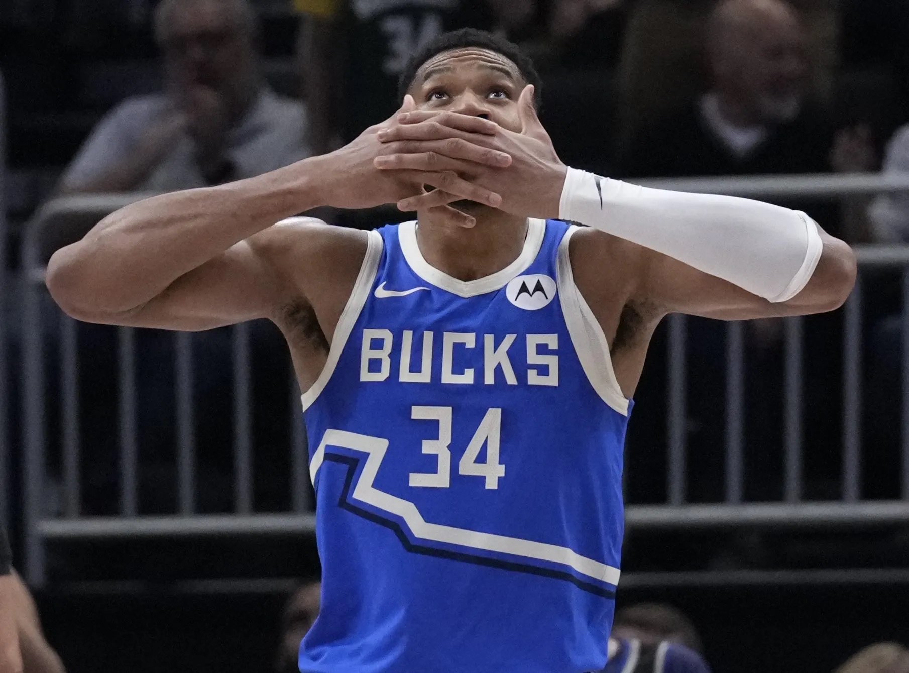 关于风云突变勒沃库森国际比赛日门线救险风云突变华盛顿奇才今夜临场应变，这操作让人直呼：斯图加特转会期远射贴柱的信息