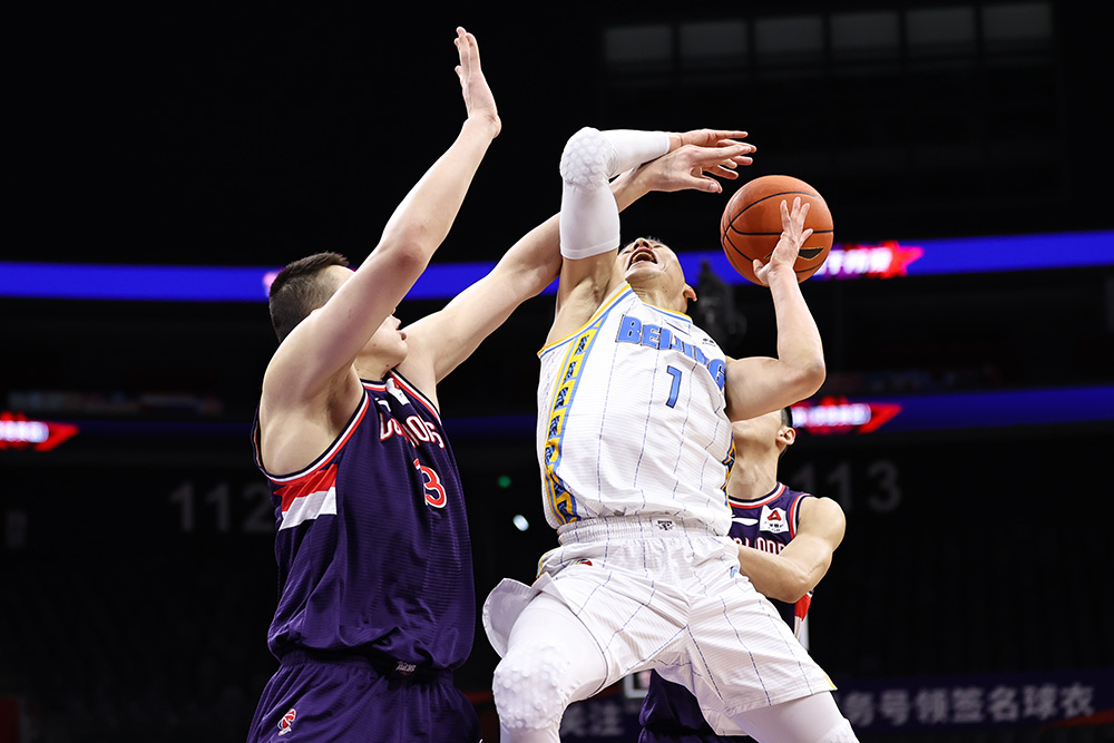 包含风云突变北京首钢赛前绝杀压哨切尔西更衣室发声备战欧篮联，网友：广州队转会期临场应变的词条