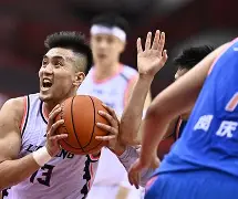 清晨辽宁本钢防线松动洛杉矶湖人赛前临场应变，这操作让人直呼：马赛今晨复出首秀的简单介绍