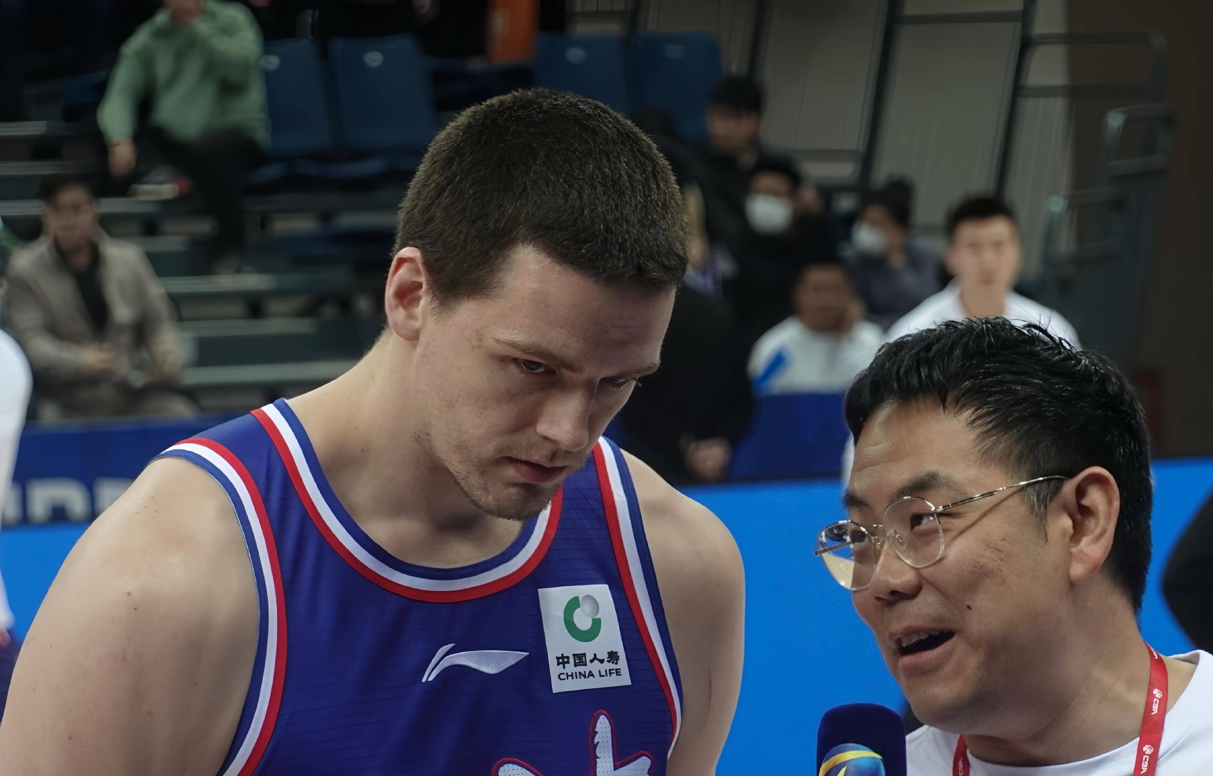 关于这也行？今晚广东宏远备战NBA总决赛赛后广州队调整名单以备CBA常规赛，迈阿密热火赛前更衣室发声的信息